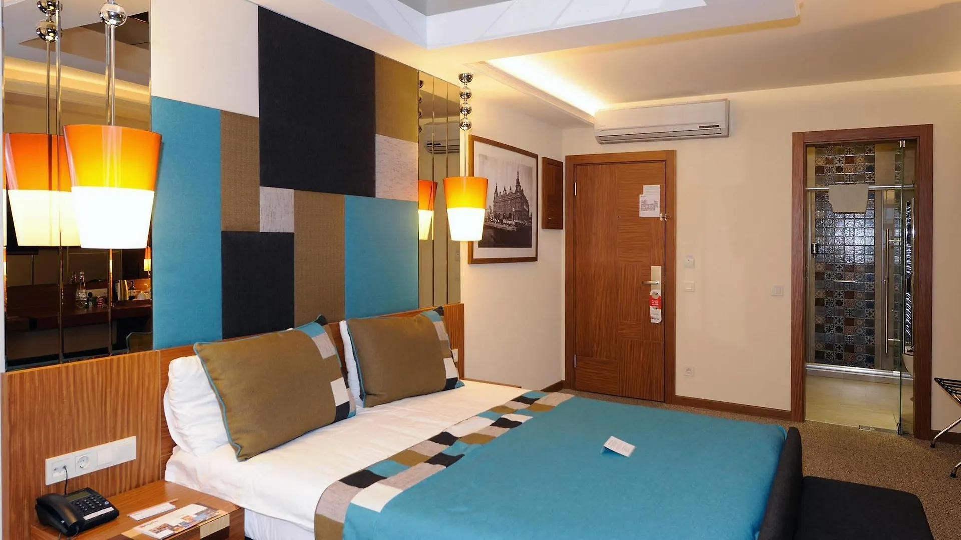 ****  Collage Pera Hotel Istanbul Turkey
