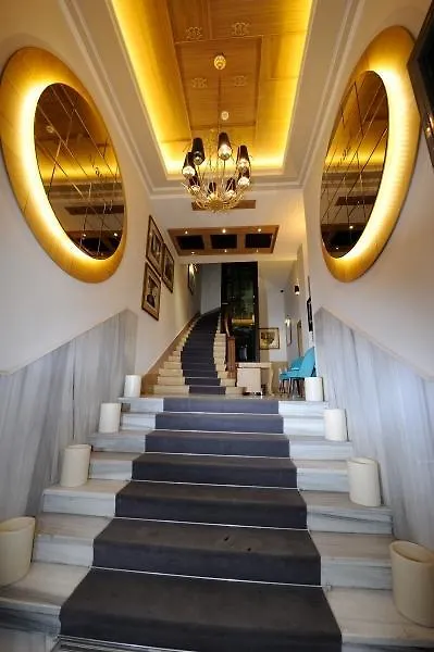 Collage Pera Hotel Istanbul