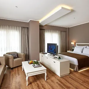 4* فندق ريناتا البوتيكي شيشلي