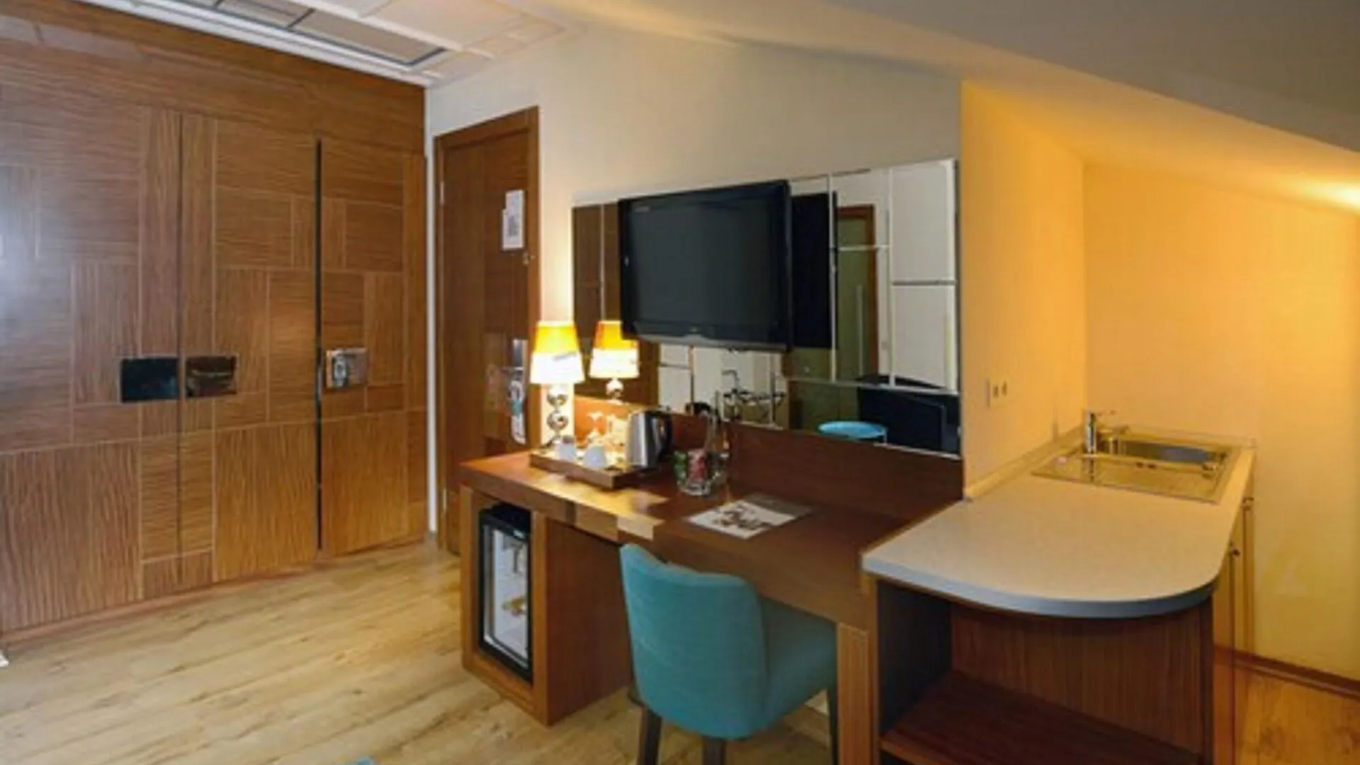 Collage Pera Hotel Istanbul 4*,  Turkiet