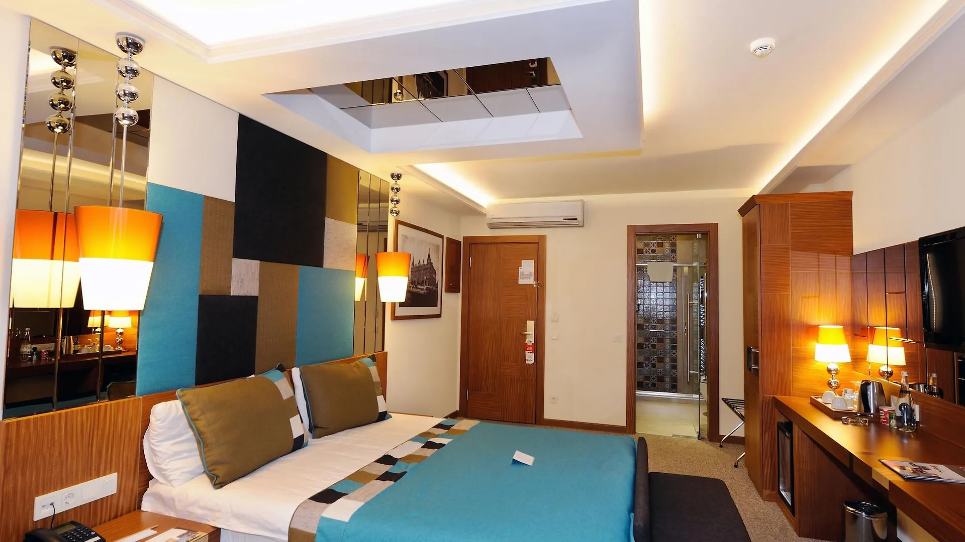 ****  Collage Pera Hotel Istanbul Turkiet