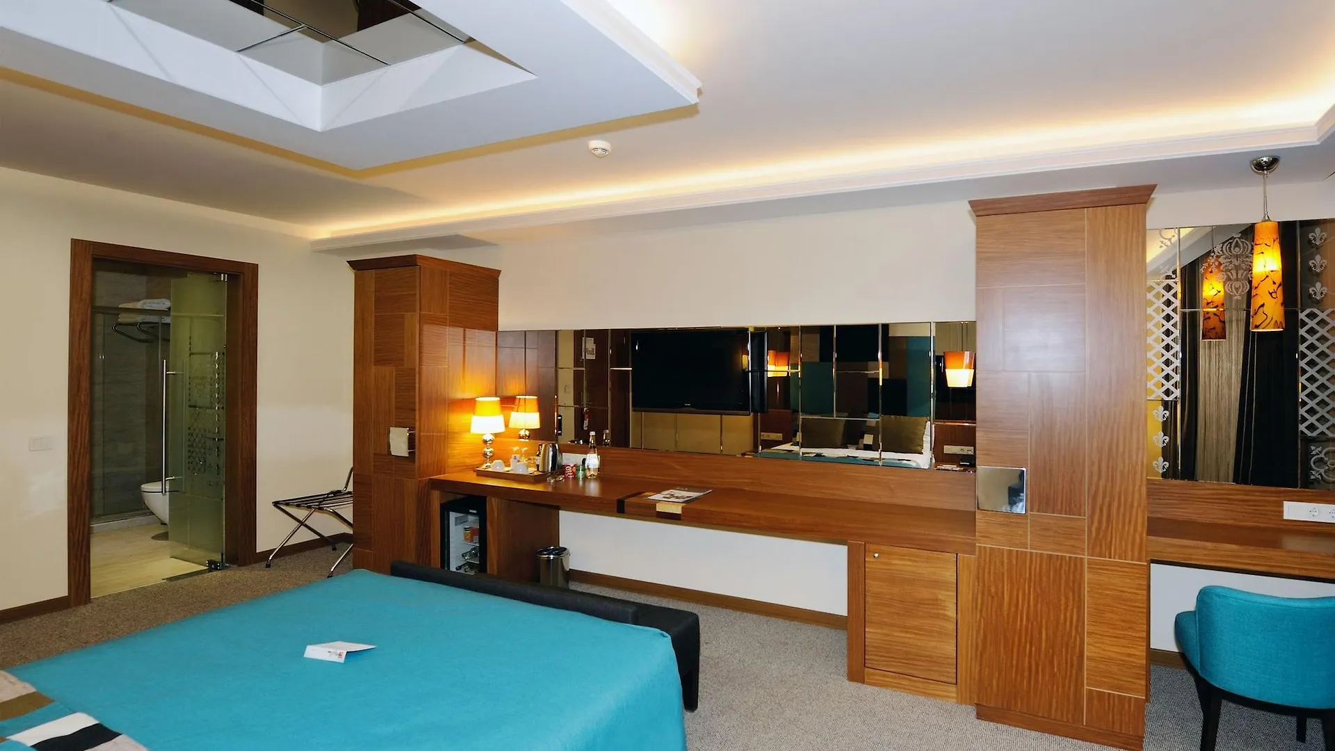 Collage Pera Hotel Istanbul