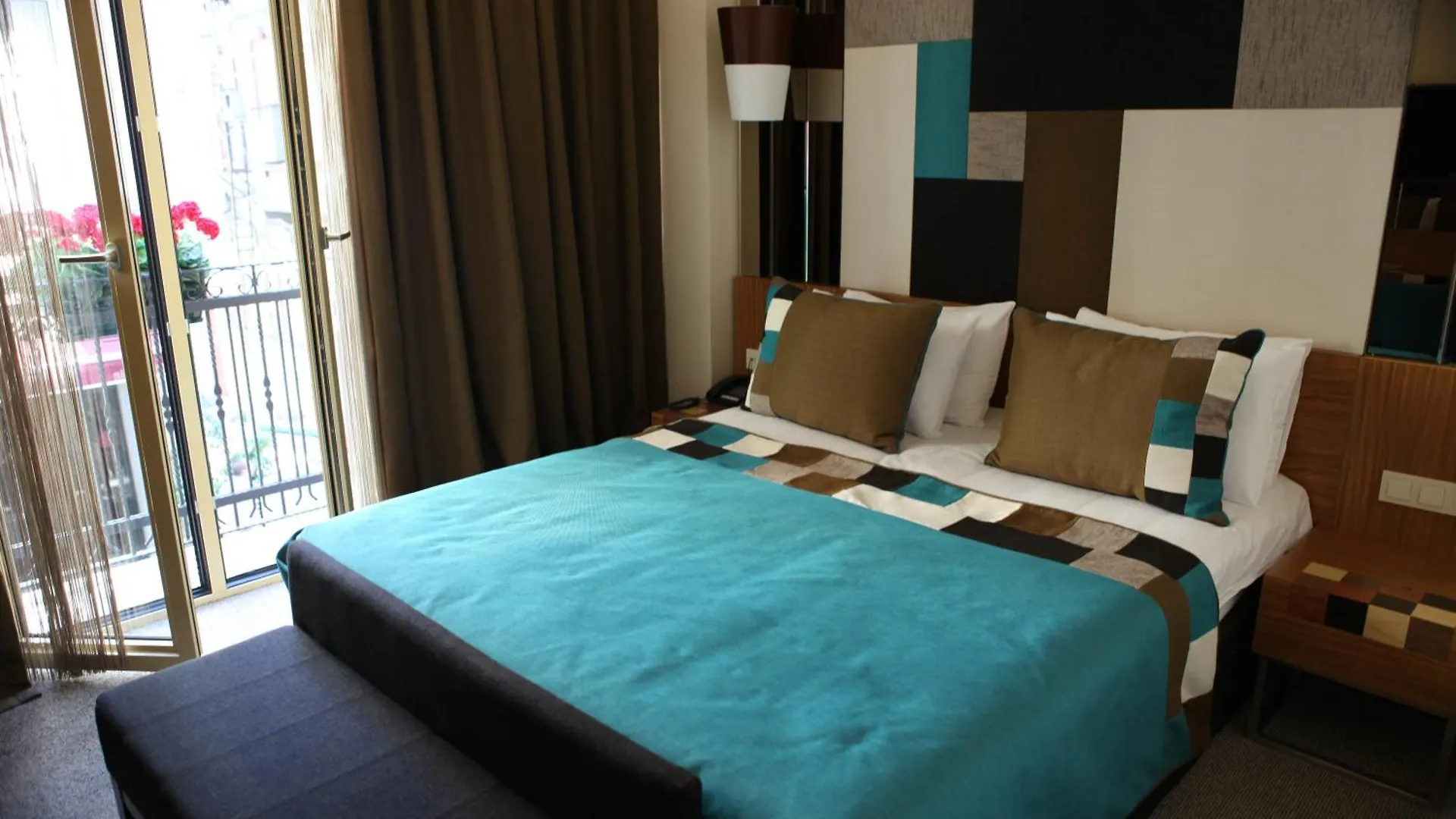 Collage Pera Hotel Istanbul