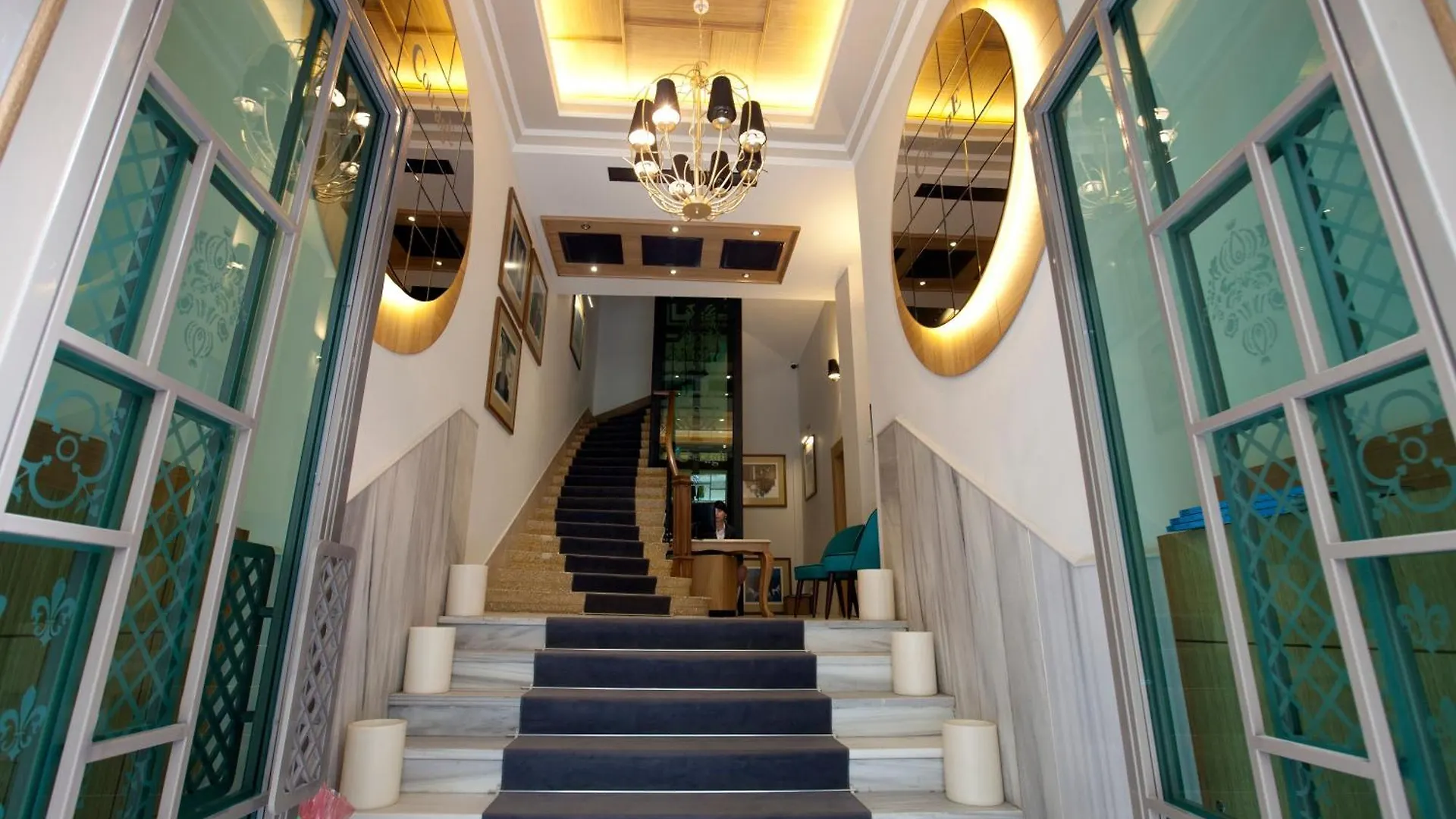 Collage Pera Hotel Istanbul