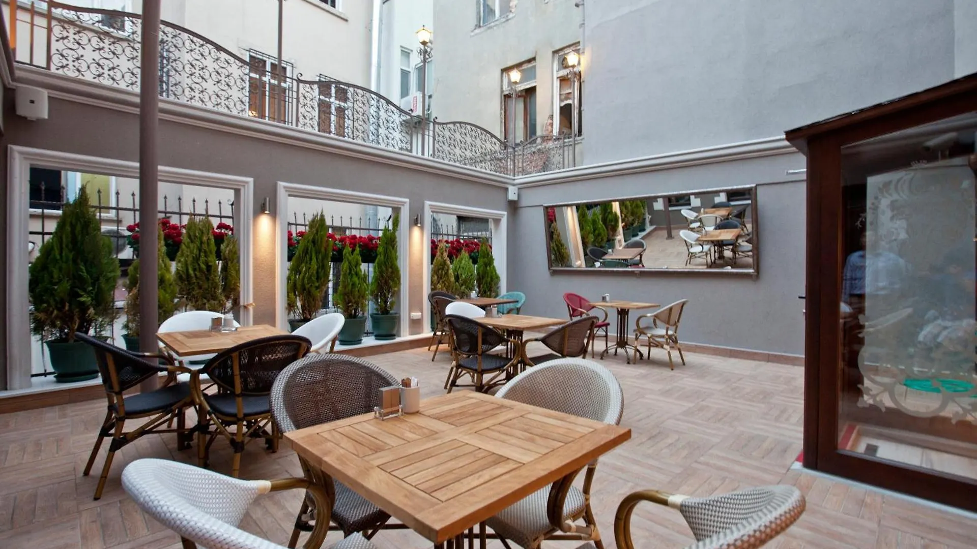 Collage Pera Hotel Istanbul