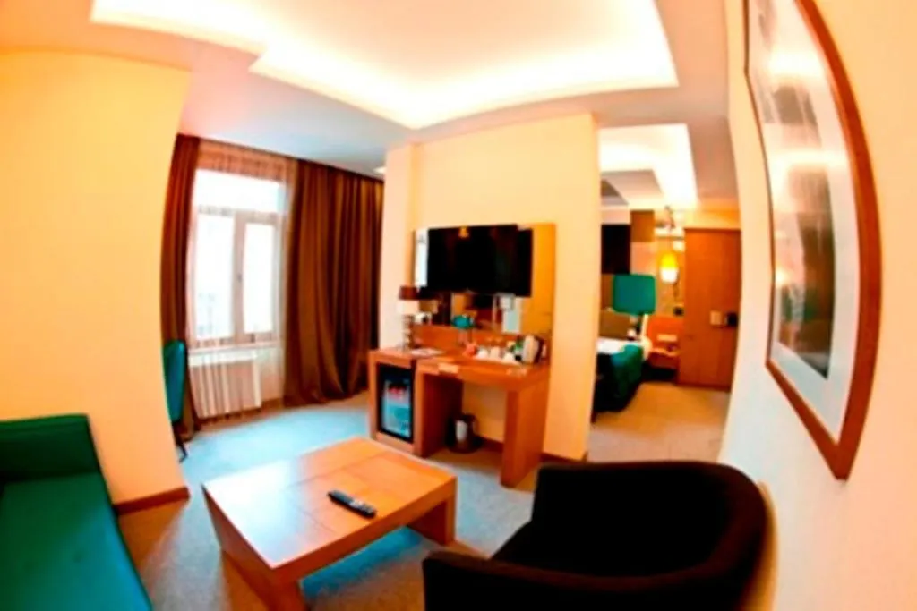 Collage Pera Hotel Istanbul